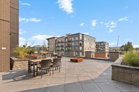 Legacy Plaza Senior Living Apartments in Auburn, WA - Foto de edificio - Building Photo