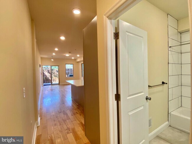 1950 N Gratz St in Philadelphia, PA - Building Photo - Building Photo