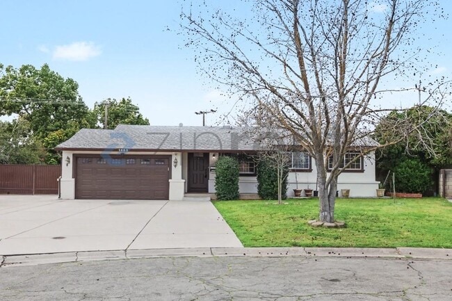 1653 Robin Hood Ct in Sacramento, CA - Building Photo - Building Photo