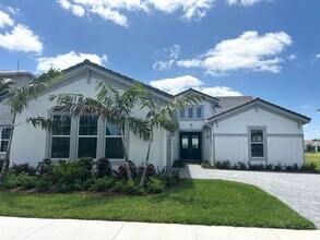 15192 Wildwood Cir in Westlake, FL - Building Photo - Building Photo