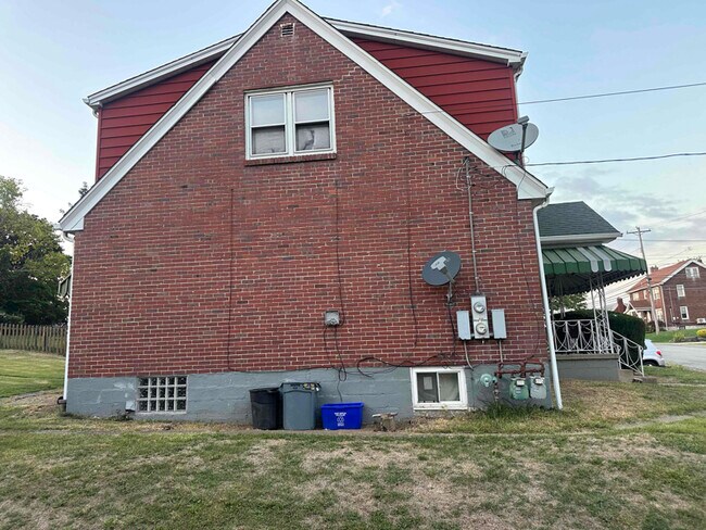 2234 Worton Blvd in West Mifflin, PA - Building Photo - Building Photo