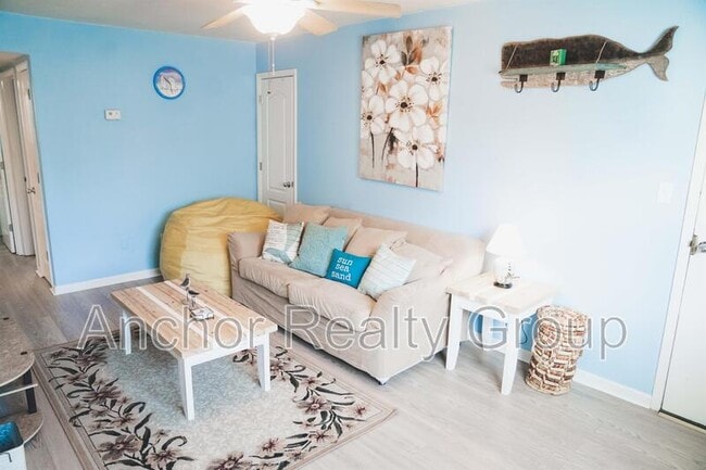 property at 905 Leisure Square