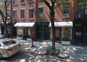 374 Bleecker St in New York, NY - Building Photo - Building Photo