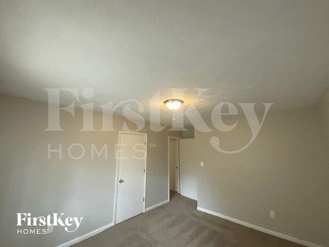 3393 Hollow Tree Dr in Decatur, GA - Building Photo - Building Photo