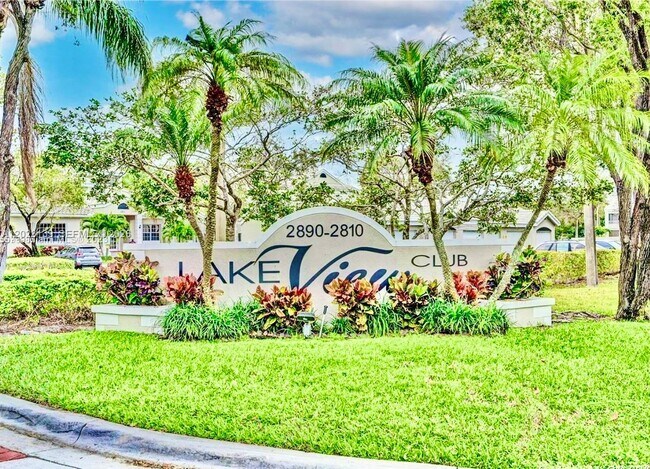 property at 2880 N Oakland Forest Dr