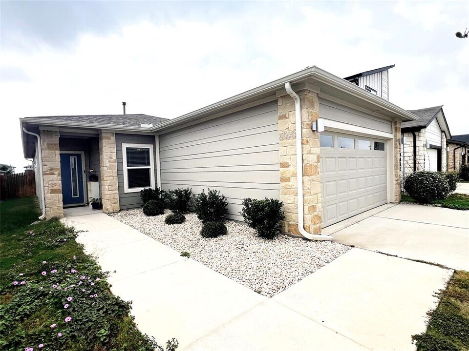 10805 Tildon Ave in Austin, TX - Building Photo