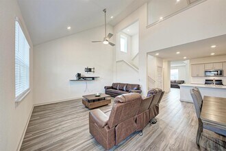 7420 Peggie Nell Dr in Austin, TX - Building Photo - Building Photo