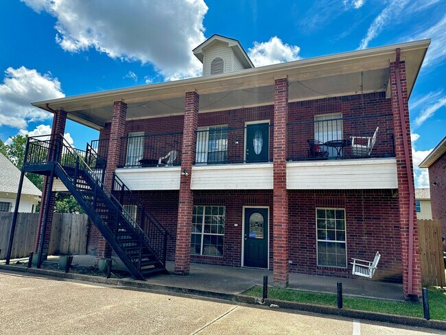 1917 S 14th St in Waco, TX - Foto de edificio - Building Photo