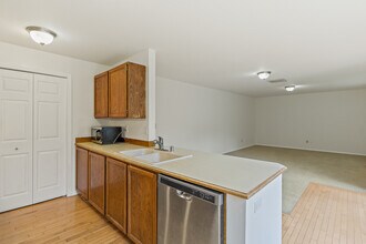 4219 212th Ave NE in Sammamish, WA - Building Photo - Building Photo