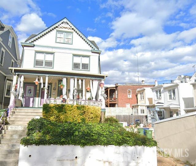 28 Gordon St in Perth Amboy, NJ - Building Photo