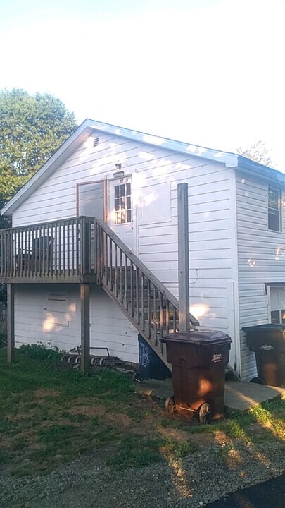 117 Waterford St in Edinboro, PA - Building Photo