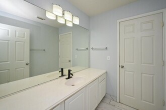 11011 Glenora Dr in Houston, TX - Foto de edificio - Building Photo
