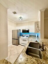 2715 Via Capri in Clearwater, FL - Foto de edificio - Building Photo
