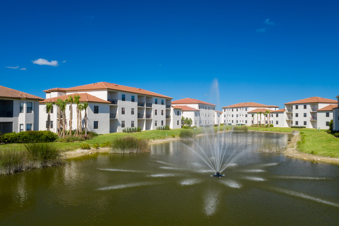 Portofino Cove in Ft. Myers, FL - Foto de edificio