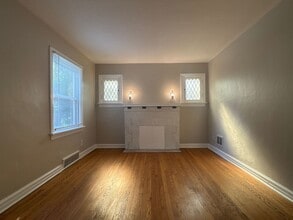 2325 Gardner Dr in St. Louis, MO - Building Photo - Building Photo