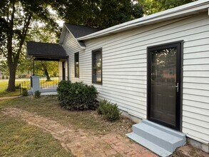 408 Spence Ln in Nashville, TN - Building Photo - Building Photo