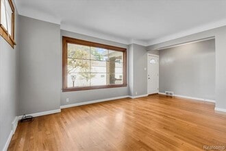 1411 Wayburn St in Grosse Pointe, MI - Foto de edificio - Building Photo