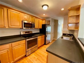 902 State St in New Haven, CT - Building Photo - Building Photo