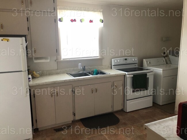 property at 121 SW 5th St