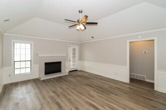 5996 Lawnhill Dr in Memphis, TN - Building Photo - Building Photo