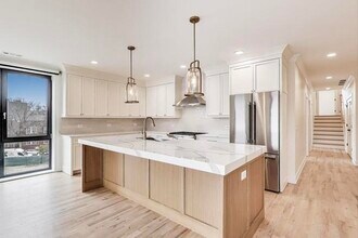 5023 N Lincoln Ave, Unit 2N in Chicago, IL - Building Photo - Building Photo