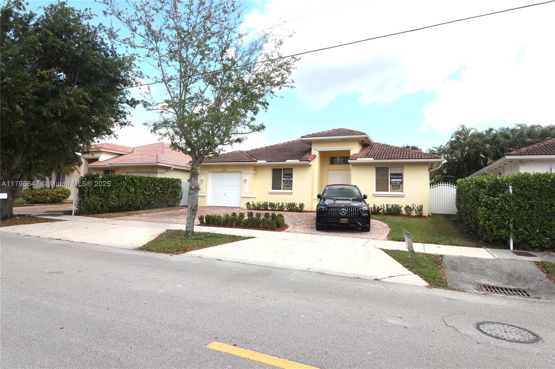 2865 SW 139th Ave in Miami, FL - Building Photo