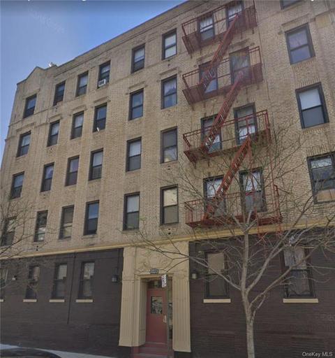 property at 1116 Hoe Ave