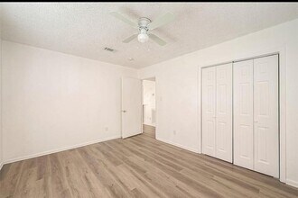 8430 Round Rock Dr, Unit 2 in Houston, TX - Building Photo - Building Photo