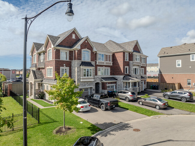 26 Quillberry in Brampton, ON - Building Photo - Building Photo