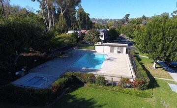 6600 Reservoir Ln in San Diego, CA - Building Photo - Building Photo