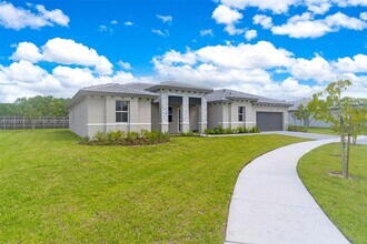 13283 SW 188th Terrace in Miami, FL - Building Photo - Building Photo