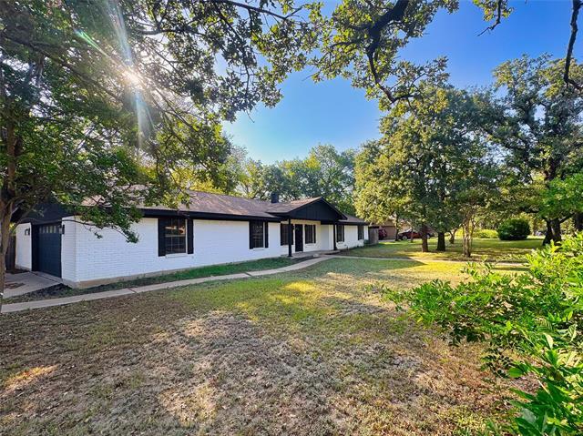 105 Timber Ridge Cir in Burleson, TX - Building Photo