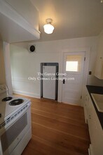 6132 S Corbett Ave in Portland, OR - Building Photo - Building Photo