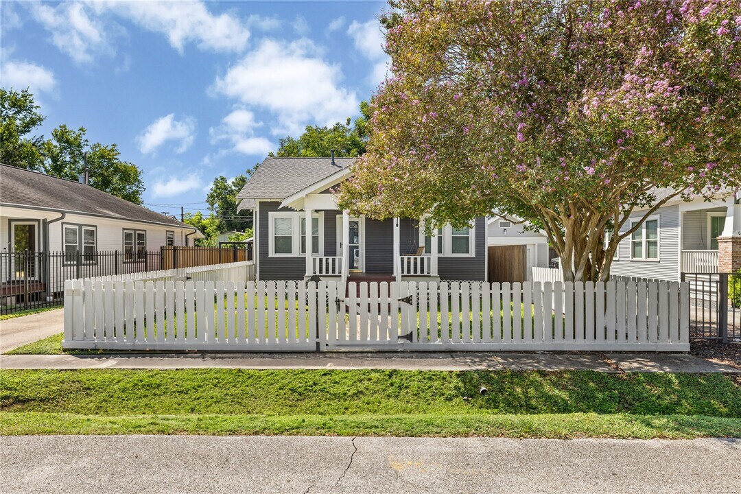 707 Tabor St in Houston, TX - Building Photo