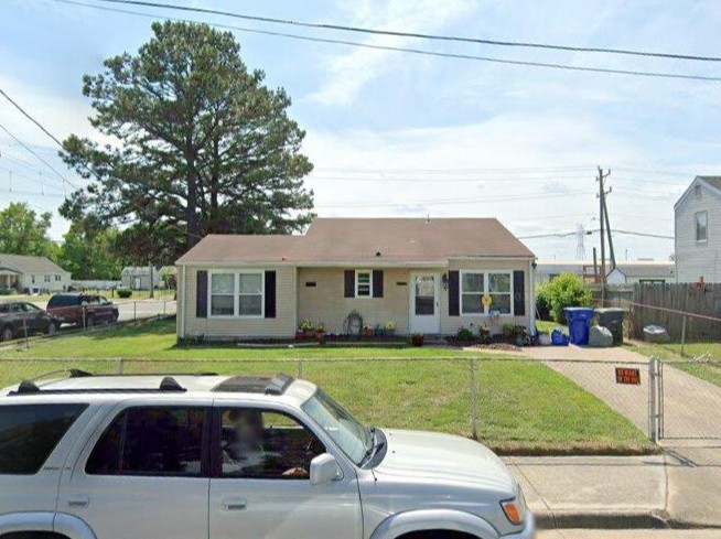 1101 Thisdell Ln in Newport News, VA - Building Photo