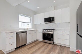 843 N Formosa Ave in Los Angeles, CA - Building Photo - Building Photo