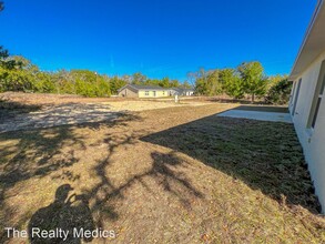 405 Malauka Loop in Ocklawaha, FL - Foto de edificio - Building Photo