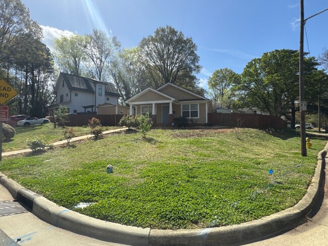 property at 1400 Meadow Ln