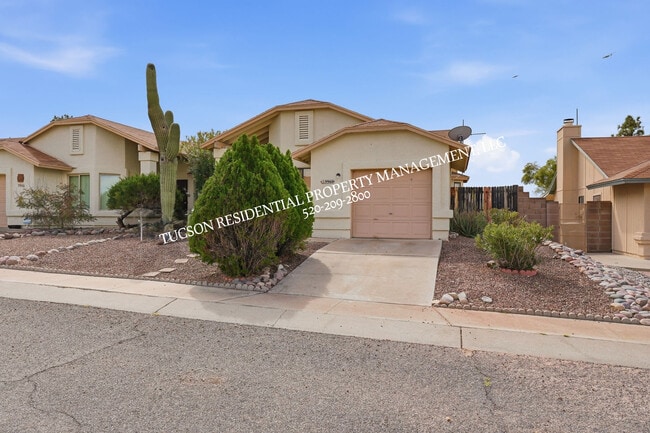 9960 E Banister Dr in Tucson, AZ - Building Photo - Building Photo