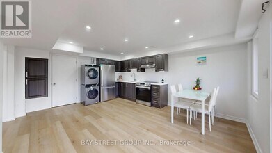 56 Priory Dr in Whitby, ON - Building Photo - Building Photo