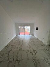 5214 W 24th Way in Hialeah, FL - Building Photo - Building Photo