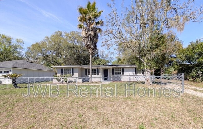 8223 Hewitt St in Jacksonville, FL - Building Photo - Building Photo