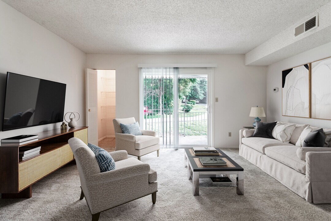Arbor Crest Apartments in Charlottesville, VA - Building Photo