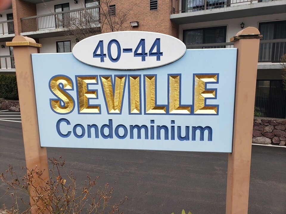 41 Main St, Unit #505 in Stoneham, MA - Foto de edificio