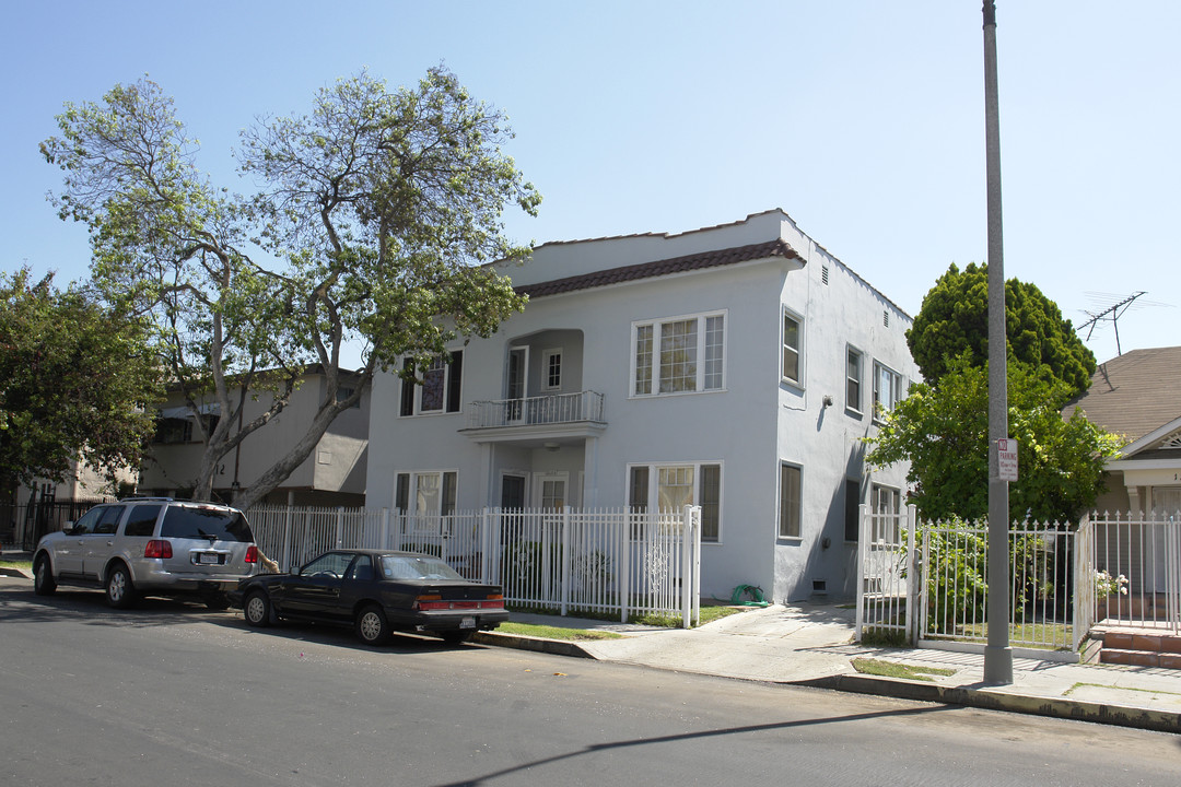 1206-1208 Gordon St in Los Angeles, CA - Building Photo