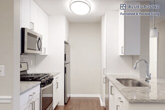 100 Court N Dr in Melville, NY - Building Photo - Building Photo