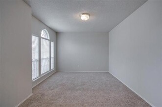 7808 Silver Sage Dr in Fort Worth, TX - Building Photo - Building Photo