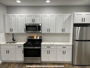 554 W Broad St in Westfield, NJ - Building Photo - Building Photo