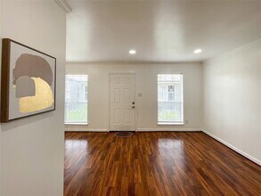 3402 Garrott St, Unit 11 in Houston, TX - Building Photo - Building Photo