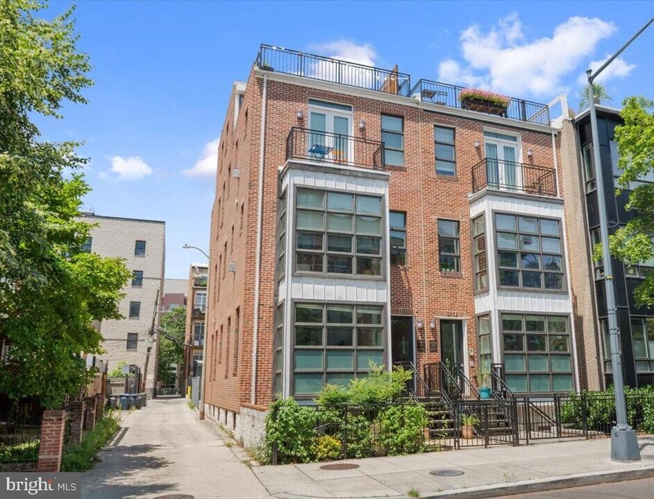 2106 10th St NW in Washington, DC - Building Photo